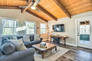 Living Room | 1st Floor | Electric Fireplace | Smart TV | Central A/C