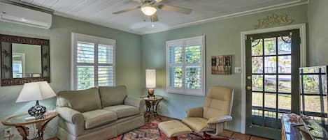 Palm Harbor Vacation Rental | 1BR | 1BA | 700 Sq Ft | Step-Free Access