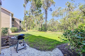 Private Wooded Backyard | Beach Towels