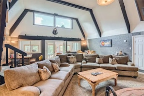 Large open floor plan that can easily accommodate your needs.