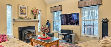 Bloomington Vacation Rental | 1BR | 2BA | 1,332 Sq Ft | Step-Free Access