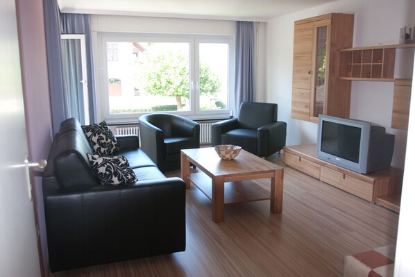 Ferienwohnung "Altbau" 1. OG, 60qm, 1 Schlafzimmer, 1 Wohn-/Schlafbereich max. 4 Personen-Ferienwohnung Altbau 1.OG