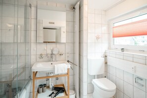 Ferienwohnung Nr. 2, 54qm, 1 Schlafzimmer, max. 4 Personen-Badezimmer