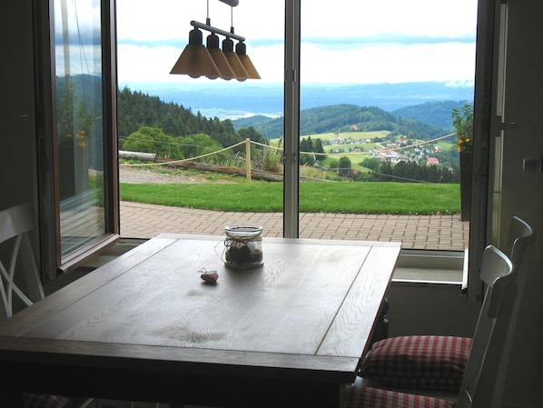 Weitblick, Typ B, 55 qm, Parterre, max. 2 Erw + 2 Kind-Ausblick aus dem Wohnzimmer