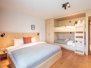 Familienapartment mit 65qm, 1 Schlafzimmer mit Doppel- und Stockbett, max. 6 Personen-stuub jostal