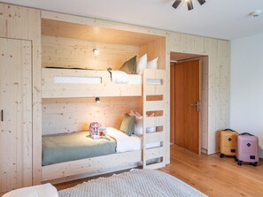 Familienapartment mit 65qm, 1 Schlafzimmer mit Doppel- und Stockbett, max. 6 Personen-stuub jostal