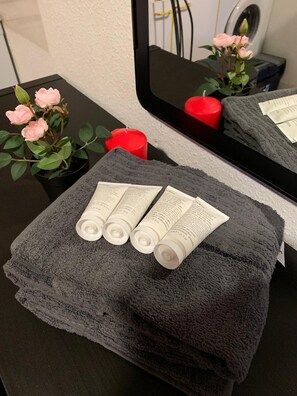 Bathroom amenities