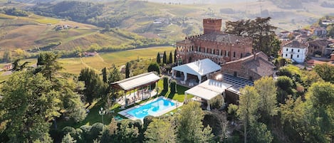 Castello di Mornico Losana, Italy - NORTHITALY VILLAS castle rental with pool