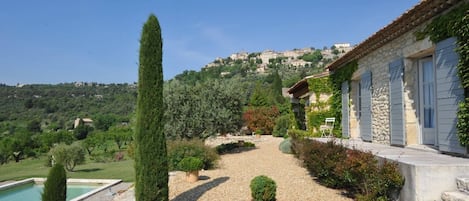 Vue sur Gordes / Gordes village view 