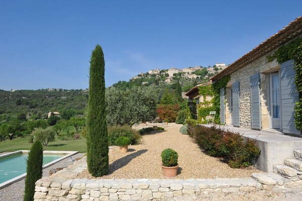 Vue sur Gordes / Gordes village view 