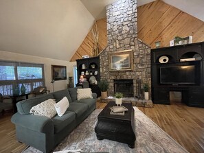 Indoors, Home Decor, Furniture, Living Room, Lamp