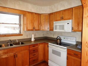 Indoors, Sink, Microwave, Oven, Kitchen