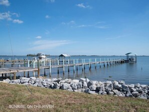 Dock (3)
