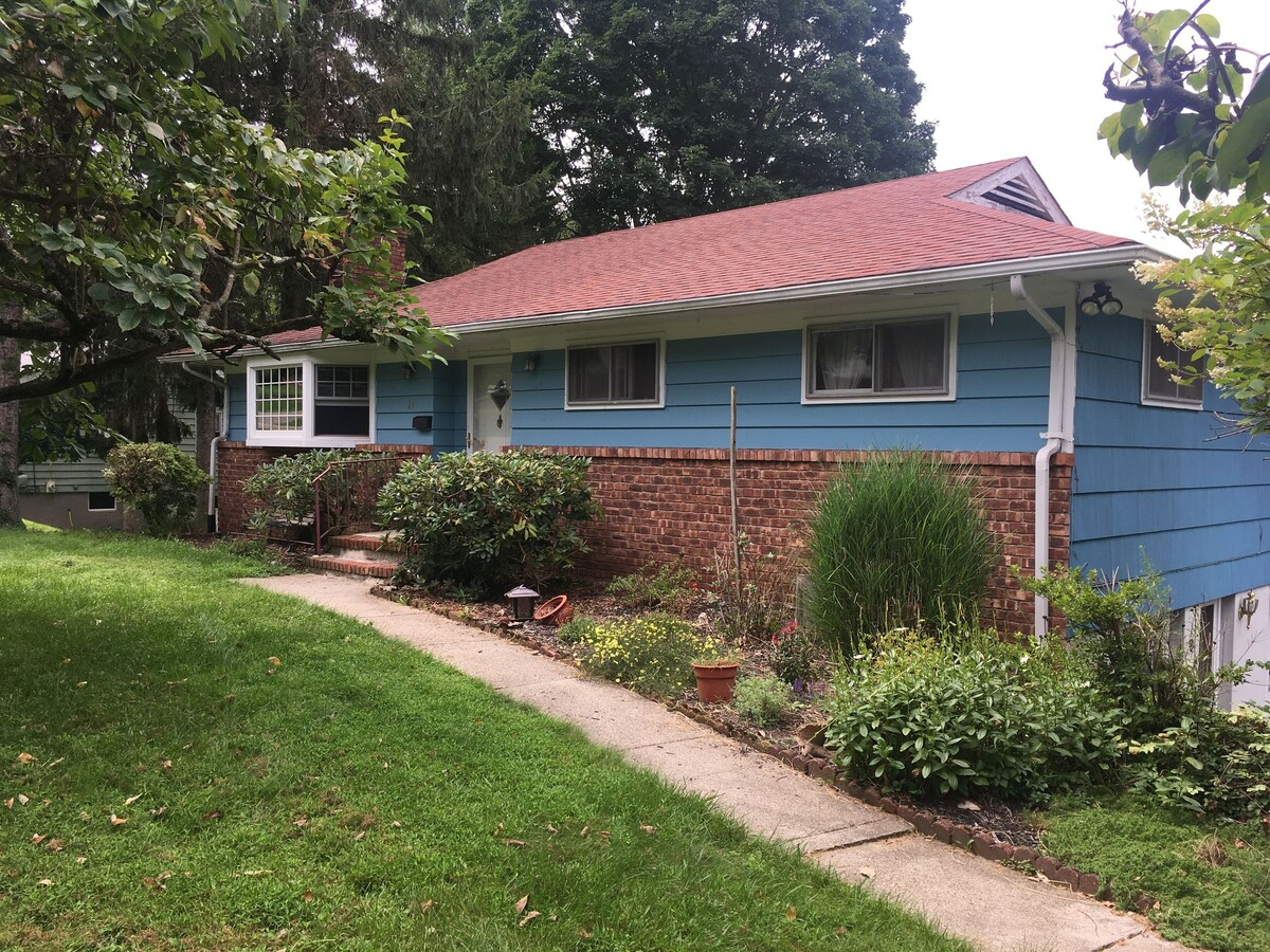 Private room in a single family house near Peekskill