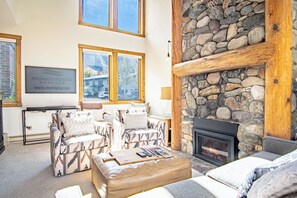 Spacious open living great for groups