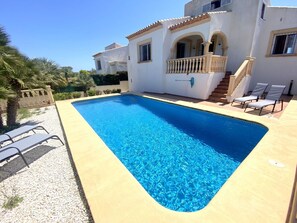 Building, Property, Sky, Light, Azure, Swimming Pool, Plant, Window, Shade, Tree