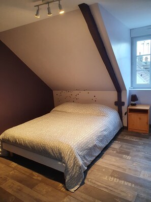 chambre 1 : 
1 lit 2 personnes