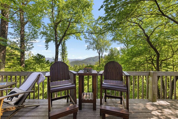 What a perfect romantic getaway in the Georgia Mountains!