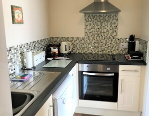 Beachview Apartment kitchen 2