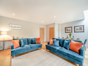 Living area | Nixey Cottage, Frieth, near Henley-on-Thames