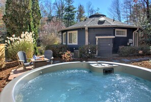 Hot Tub & Gas Fire Pit
