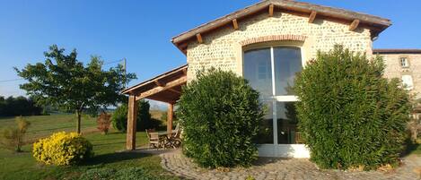 Le gîte accolé à notre ferme d'habitation.  