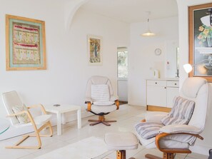 Open plan living space | Cliff Cottage - Sunray and Cliff, Dale, near Haverfordwest
