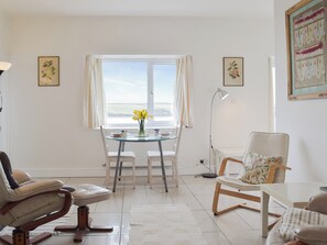 Open plan living space | Cliff Cottage - Sunray and Cliff, Dale, near Haverfordwest