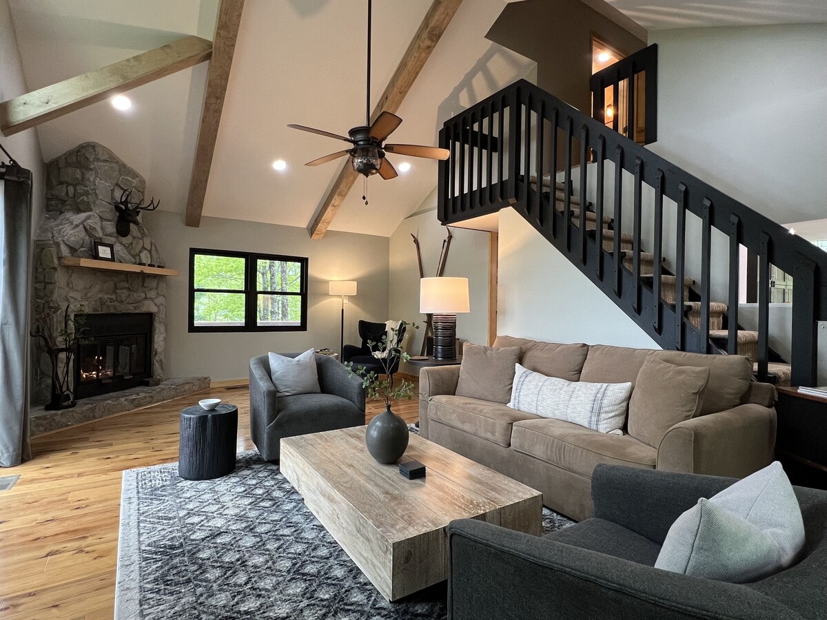 Scenic 7-acre mountain home, seasonal waterfall view, EV charger, dog friendly!