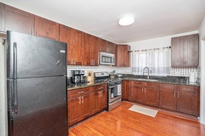 Fully equipped kitchen