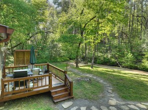 Tons of outdoor space for your furry family at this pet-friendly cabin rental in Blue Ridge 