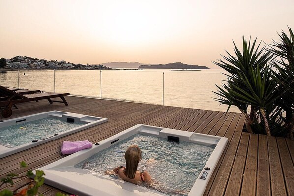 Outdoor spa tub