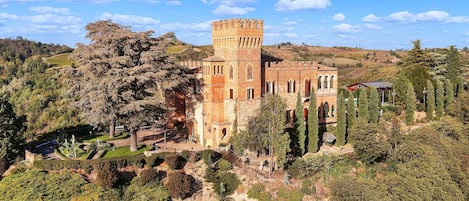 Castello di Mornico 20 PAX - NORTHITALY VILLAS private luxury castle rental