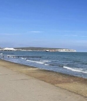 Sandown beach is 4 mins walk away.