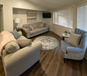 Living Room with seating for 6