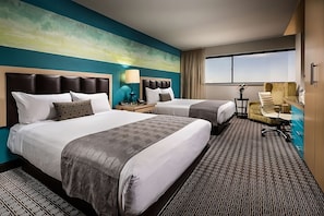Unit with 2 Queen size beds. Exact unit will be assigned upon arrival. Views, colors and decor may vary.