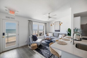 Aurora Living View
