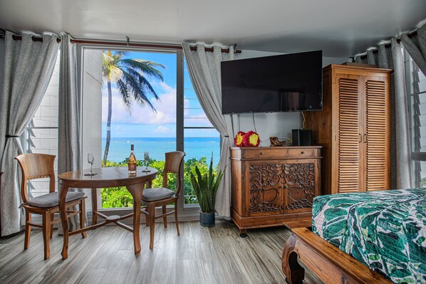 Beach and oceanfront with amazing oceanviews from the window