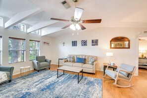 Living Room | Smart TV | Central Heating & A/C