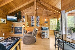 Mountain Mist's cozy living area