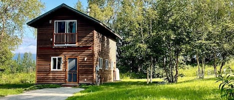 The Lazy Husky Cabin