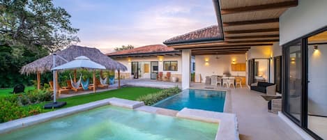 Welcome to Casa Blanca your private Oasis with private pool and heated jacuzzi!