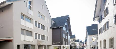 Situated in the heart of Andermatt in a small condominium