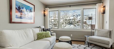 Main Level Living Room w/Ski Mountain Views