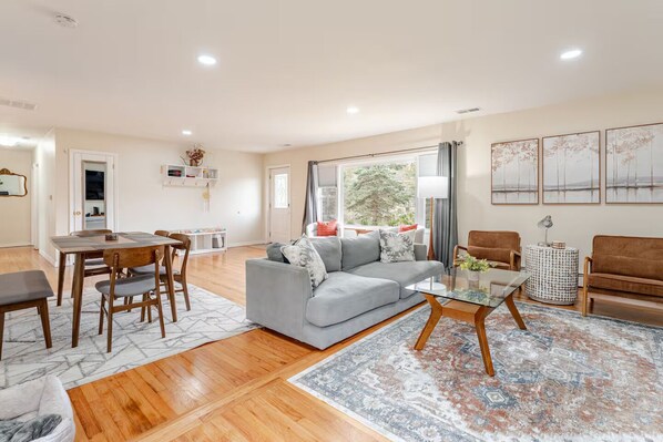 Gorgeous natural light in living area