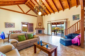 Villa Alma image