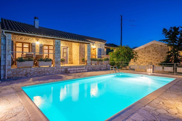 Villa Arion image