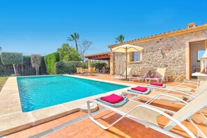 Villa Almadravet image