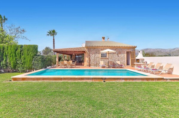 Villa Almadravet image