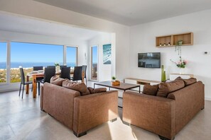 Villa Balconet image